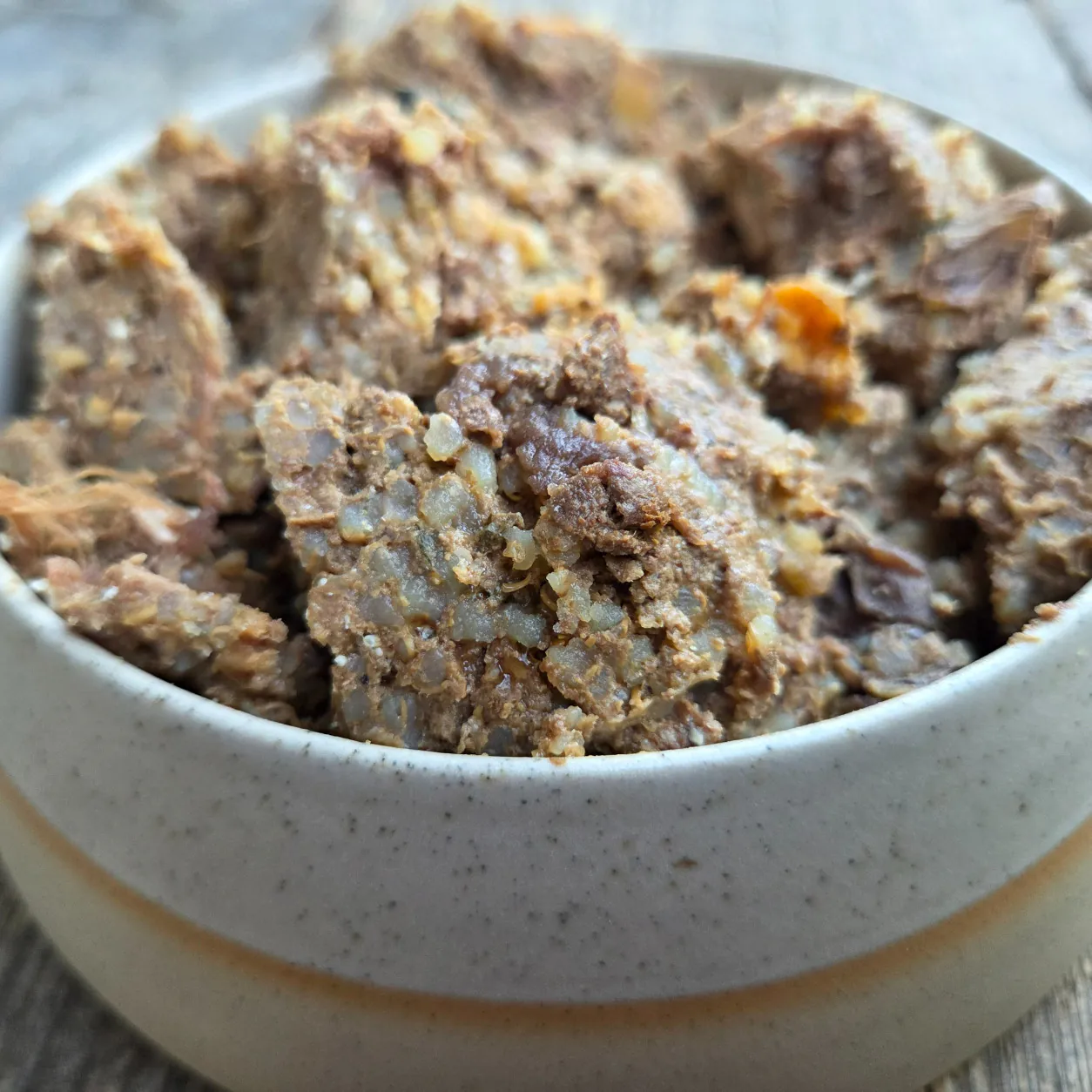 Nahaufnahme von my Signature Menü No. 1 Rind mit sichtbarer Fleischstruktur