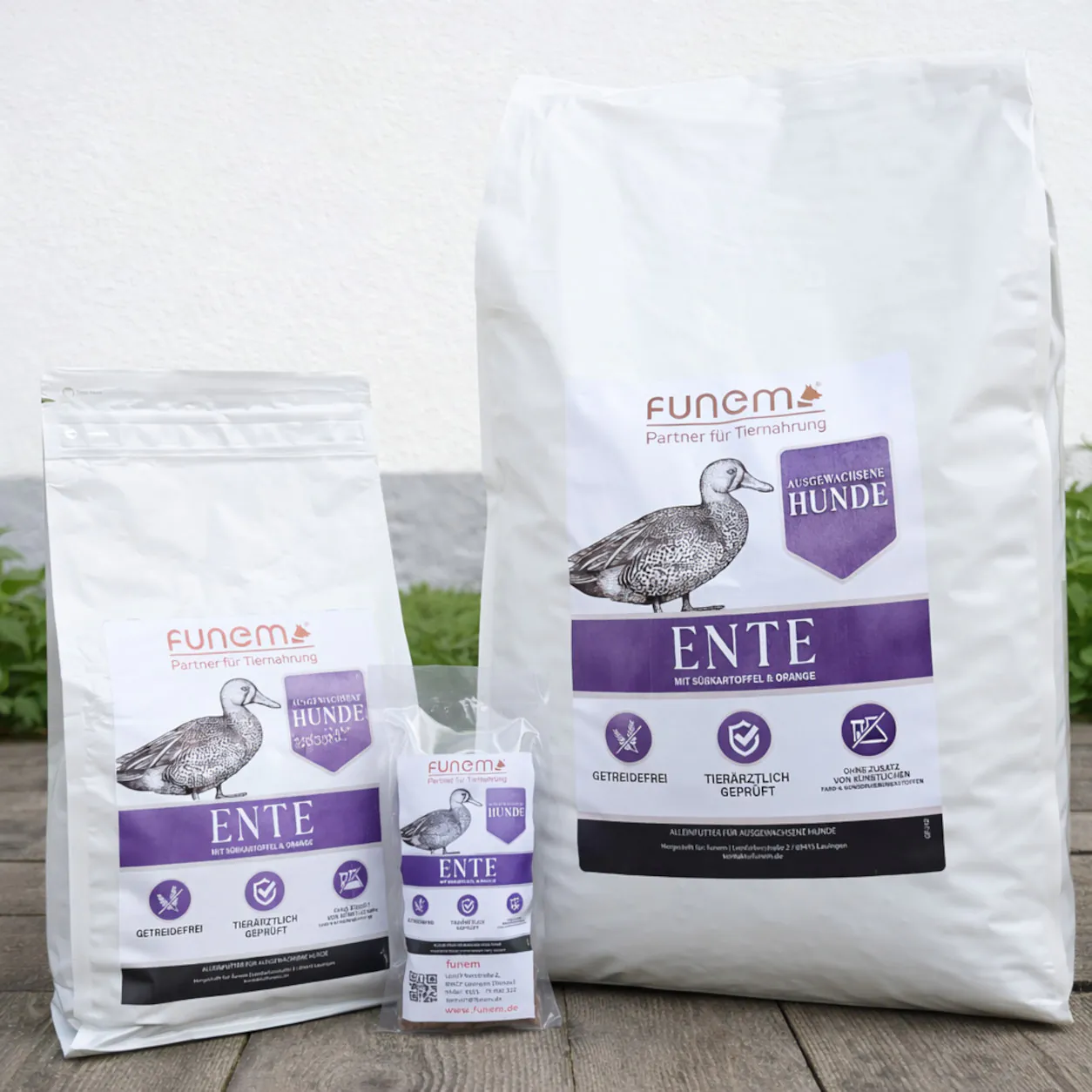 Hundefutter Ente von funem in verschiedenen Verpackungsgrößen