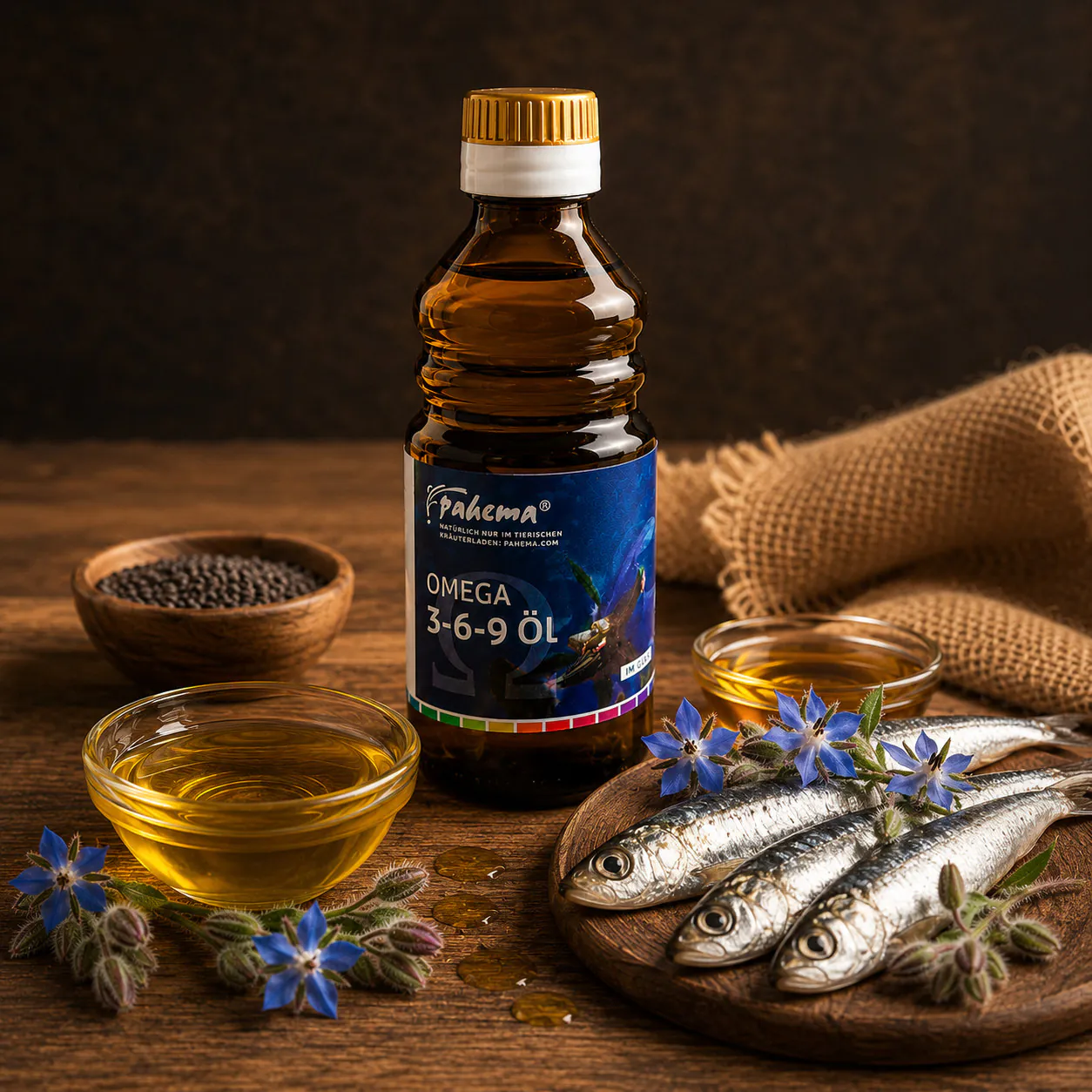 PAHEMA Omega 3 6 9 Öl in Glasflasche mit Borretschblüten und Samen